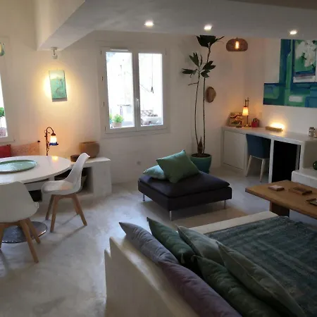 Du Pecheur 아파트 카시스